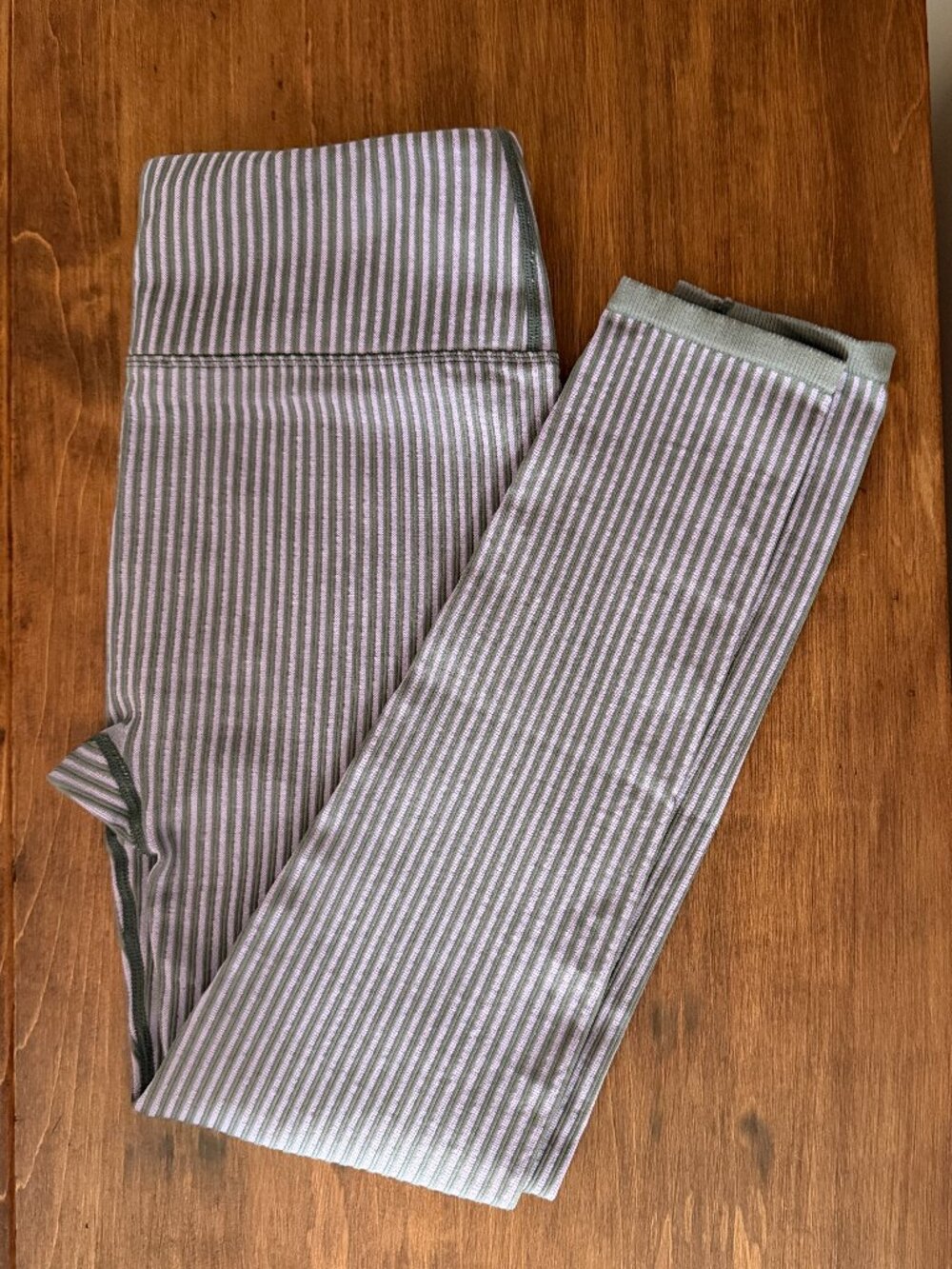 Fabletics Women's Seamless Leggings Purple and Grey Stripe Size 12 23" Inseam